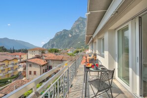 Outdoor dining - Al Tramonto (Riva del Garda)