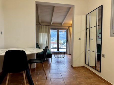 Apartment | 1 bedroom, desk, Internet