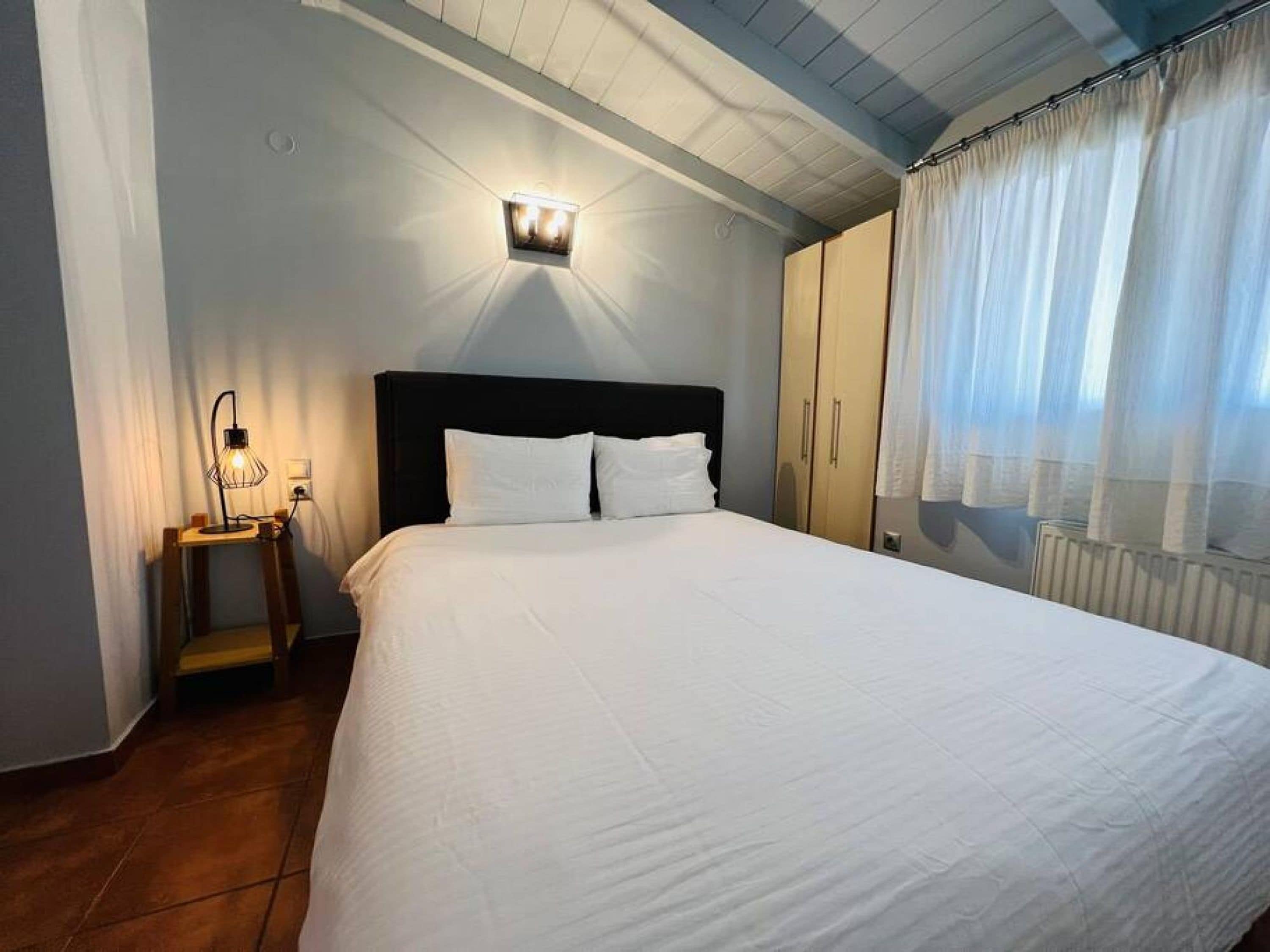 Huoneisto | 1 makuuhuone, työpöytä, internet