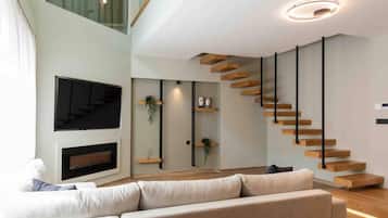 Apartment | 2 bedrooms, desk, Internet