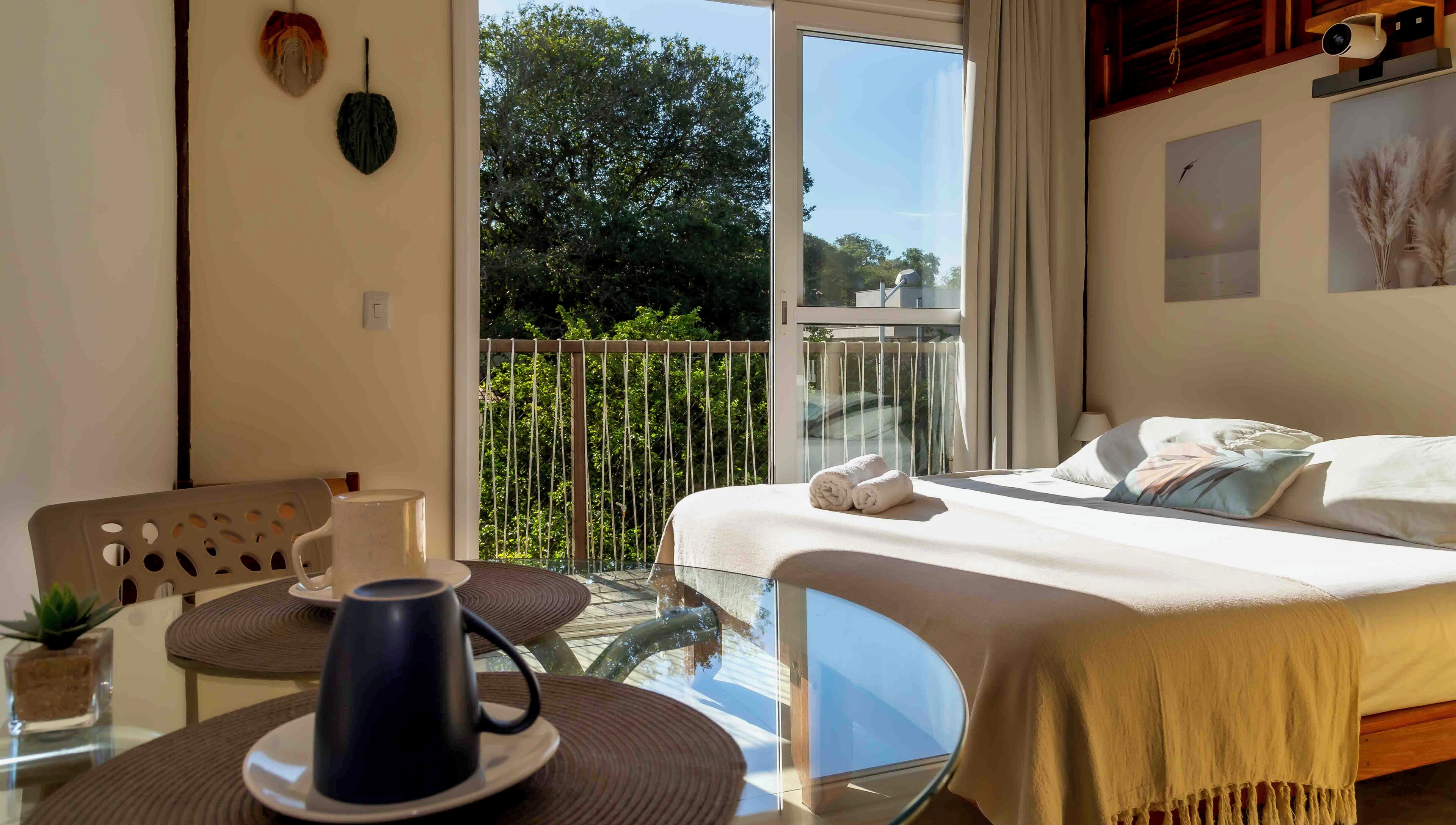 スーペリア スタジオ クイーンベッド 1 台 禁煙 冷房 | 低反発ベッド、ミニバー、客室ごとに異なる装飾、遮光カーテン