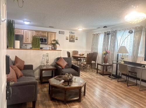 Luxury 2 bedroom rental place with a fireplace