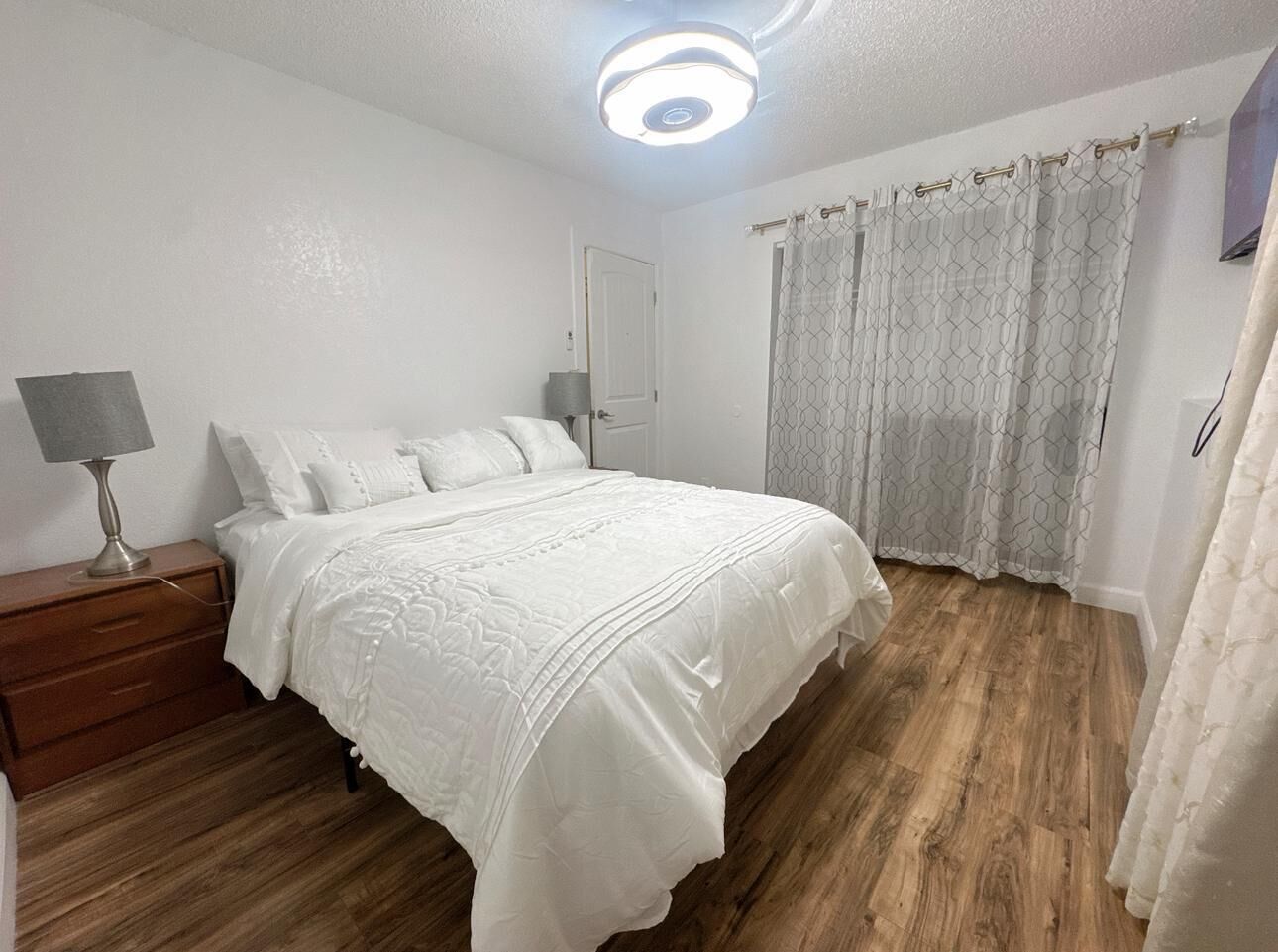 2 bedrooms, desk, iron/ironing board, free WiFi