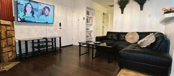 Lovely 2 Bedroom in the Heart of Colorado Springs