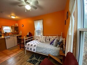 1 chambre, fer et planche Ă repasser, Wi-Fi, draps fournis