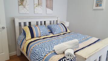 3 bedrooms, desk, iron/ironing board, travel cot