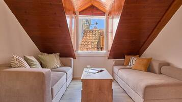 Apartment (2 Bedrooms) | Wohnbereich