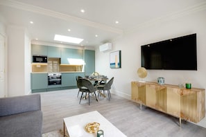 Basic Apartment, 1 Double Bed with Sofa bed | Living area