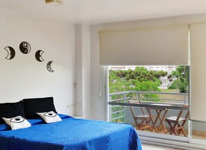 1 habitación, tabla de planchar con plancha, wifi y ropa de cama 