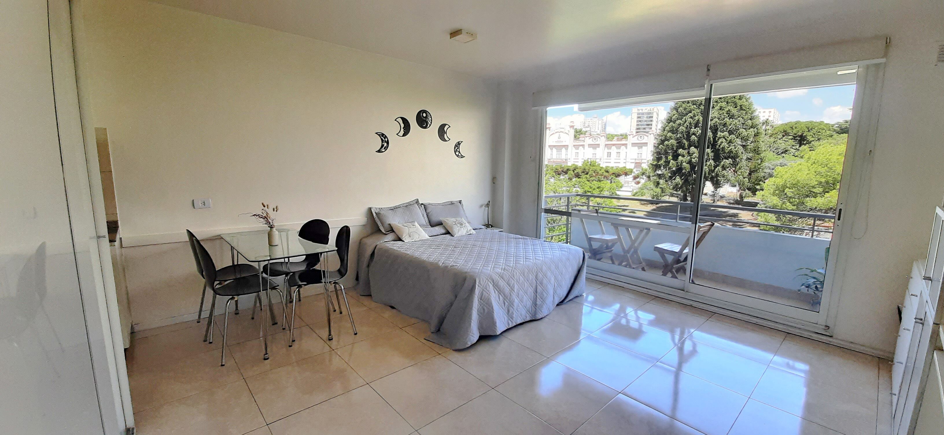 1 soverom, strykejern/-brett, wi-fi og sengetøy