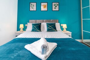 House | 4 bedrooms, iron/ironing board, bed sheets