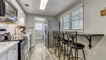 House, Multiple Beds (Tracy's Tybee Paradise) | Private kitchen