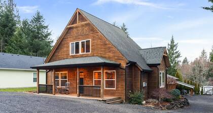 Rustic Lake House w/ Cozy Charm