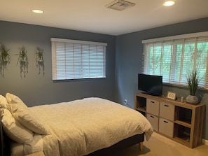 3 Schlafzimmer, Schreibtisch, Bügeleisen/Bügelbrett, Reisekinderbett