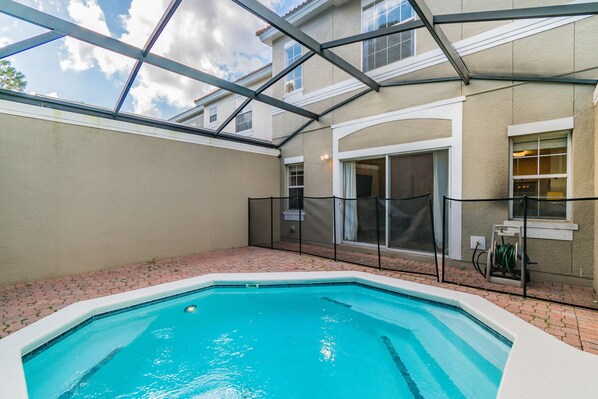 Piscine extérieure, piscine chauffée