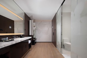 Bathroom - Hampton BY Hilton Shenzhen Nanshan Science & Technology Park (Shenzhen)