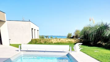 Piscine extérieure, piscine chauffée