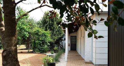 Chambr\xE9 Estate Suite 5 - experience elegant luxury