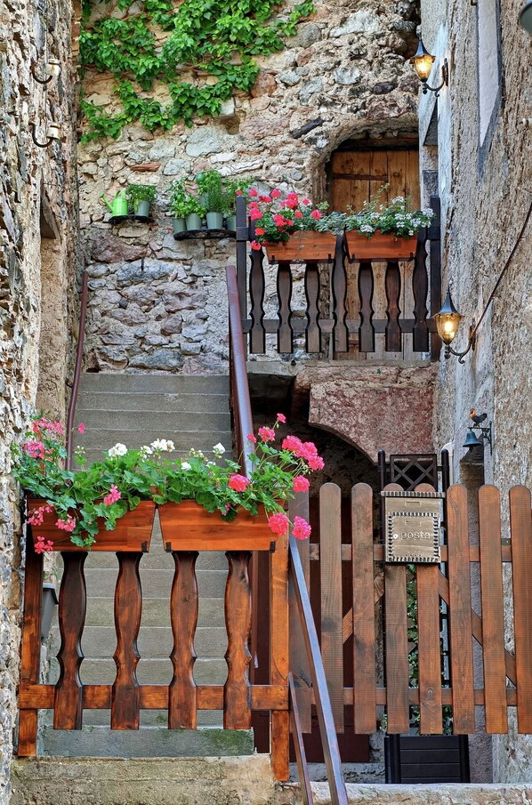 Exterior detail - Residence at the Mills (Calavino)