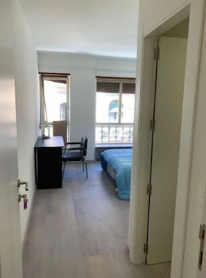 5 chambres, bureau, Wi-Fi, draps fournis