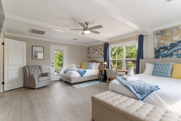 5 slaapkamers, een strijkplank/strijkijzer, internet, beddengoed