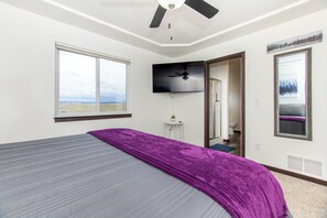 4 slaapkamers, een strijkplank/strijkijzer, reisbedje, gratis wifi