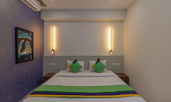 مكتب ومكواة/لوح كي