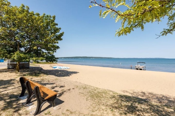 Nær stranden og strandhåndklær