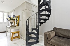 Casa (1 Bedroom) | Zona de estar | Una televisión