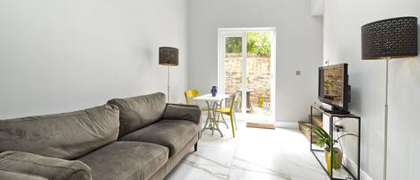 Hus (1 Bedroom) | Vardagsrum | Tv