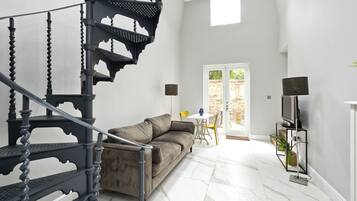 House (1 Bedroom) | Living area | TV