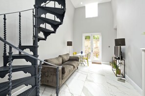 House (1 Bedroom) | Living area | TV