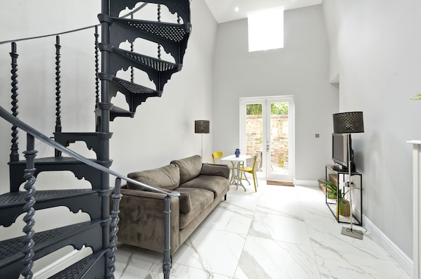House (1 Bedroom) | Living area | TV
