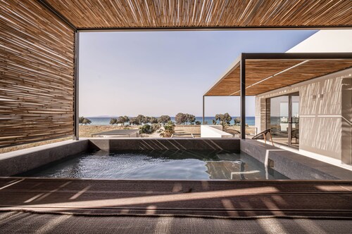 Yenesis Seaside Retreat - Adults only