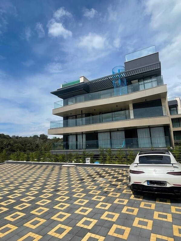 Fachada da propriedade