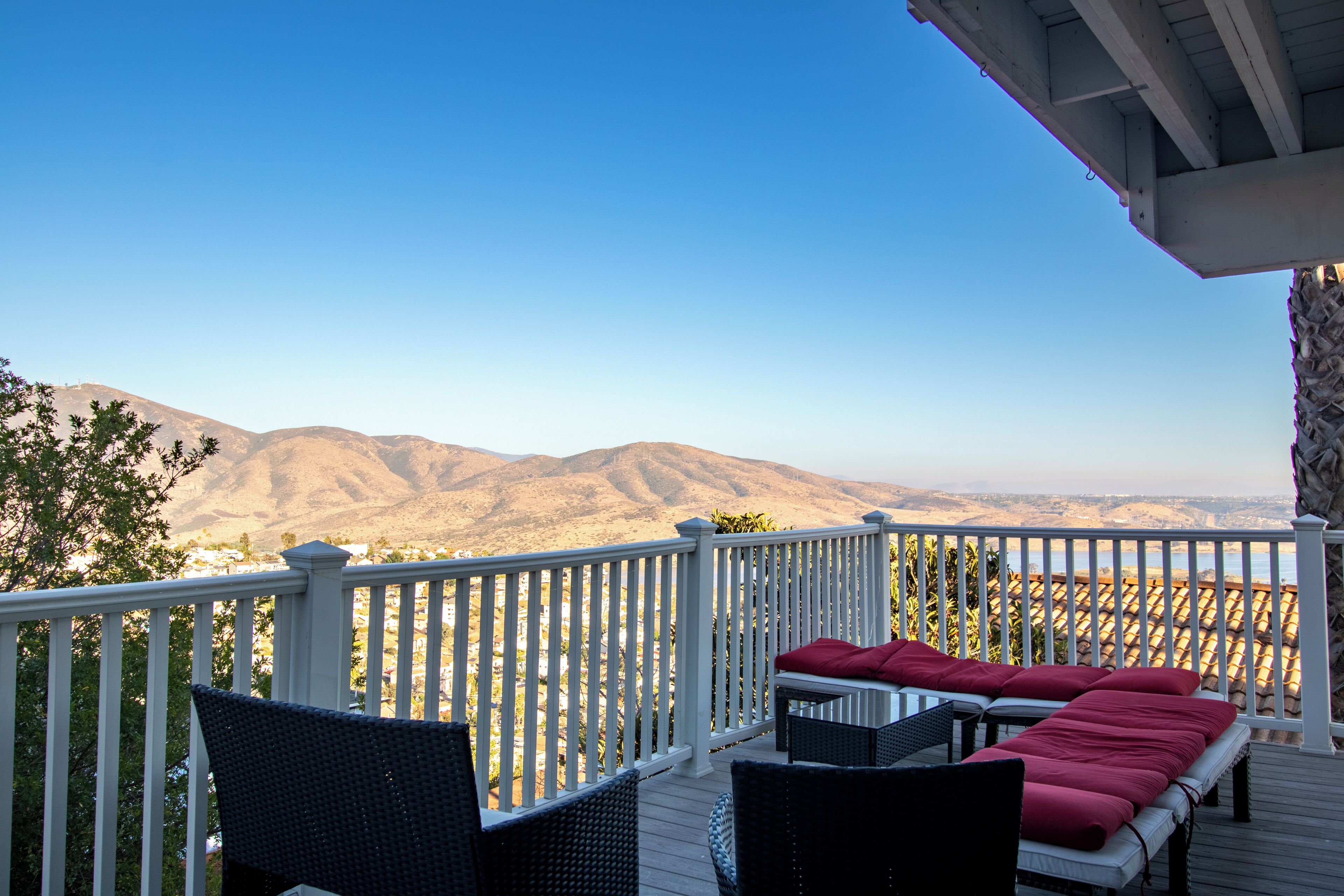 Panoramic views of San Diego. Private and Quiet