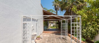 Villa Zen Garden by BarbarHouse