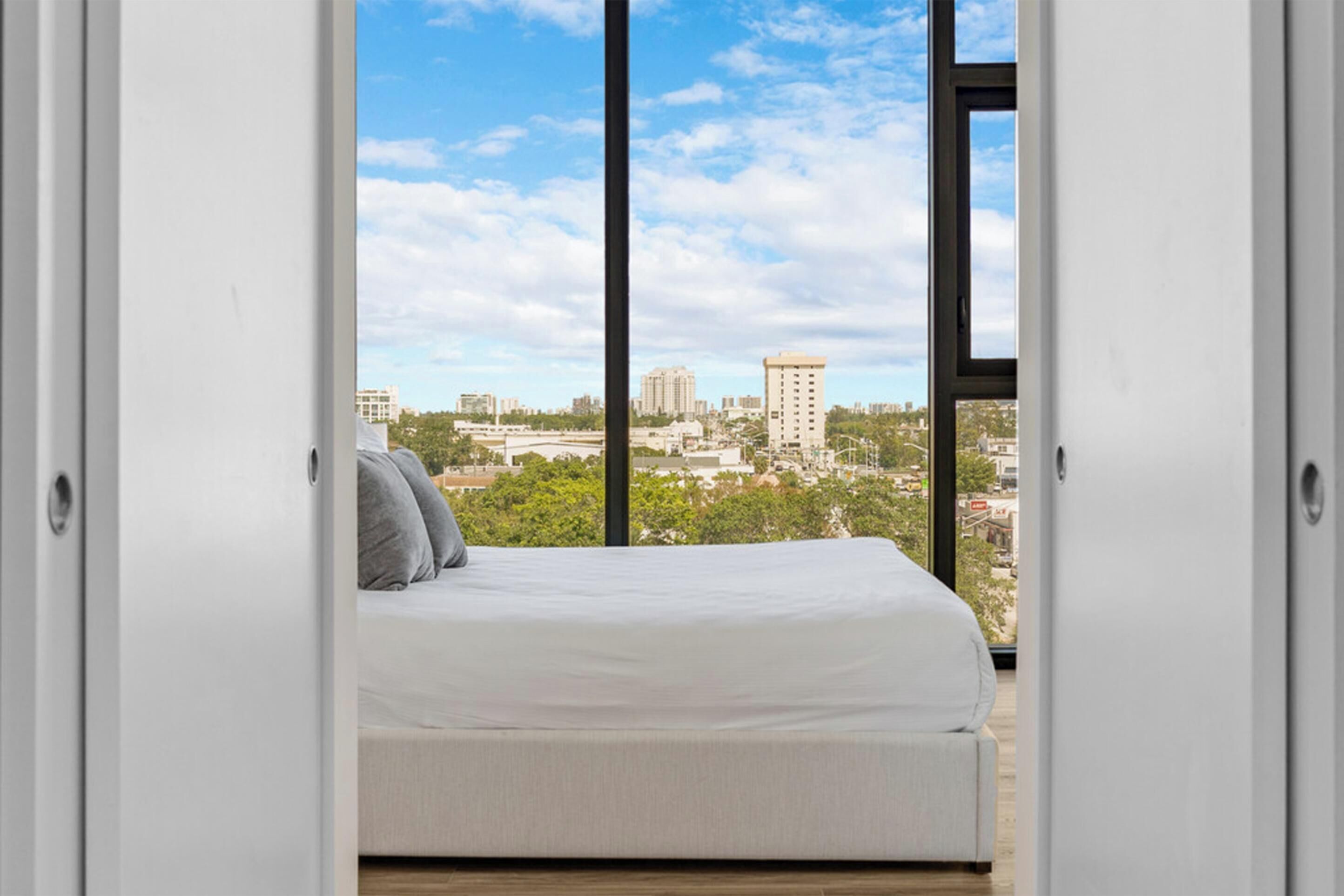 Standard-Apartment, 3 Schlafzimmer | Bügeleisen/Bügelbrett, kostenloses WLAN, Bettwäsche