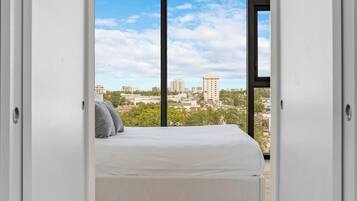 Standard-Apartment, 3 Schlafzimmer | Bügeleisen/Bügelbrett, kostenloses WLAN, Bettwäsche