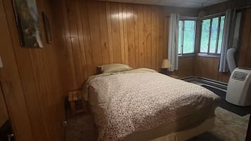 2 bedrooms, WiFi (free), bed sheets