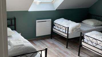 5 bedrooms, iron/ironing board, travel cot, free WiFi