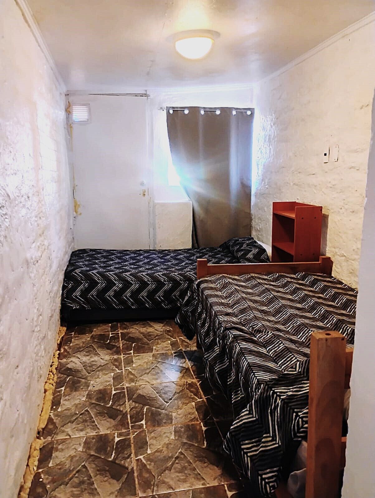 标准双床房 | 羽绒被、免费 WiFi、床单