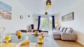 Interior - Peaceful 2 Bed Riverside Apartment With Parking in Central Maidstone (Maidstone)