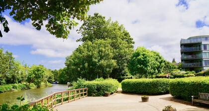 Peaceful 2 Bed Riverside Apartment With Parking in Central Maidstone