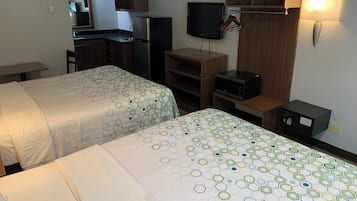 Studio, 2 Double Beds, Non Smoking | Private kitchenette | Full-size fridge, microwave