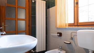 Haartrockner, Handtücher