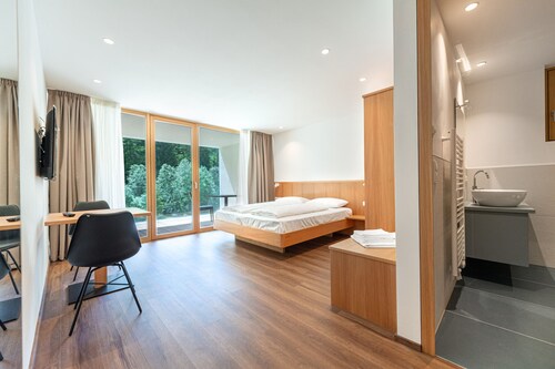 192C Greva Apartments 2