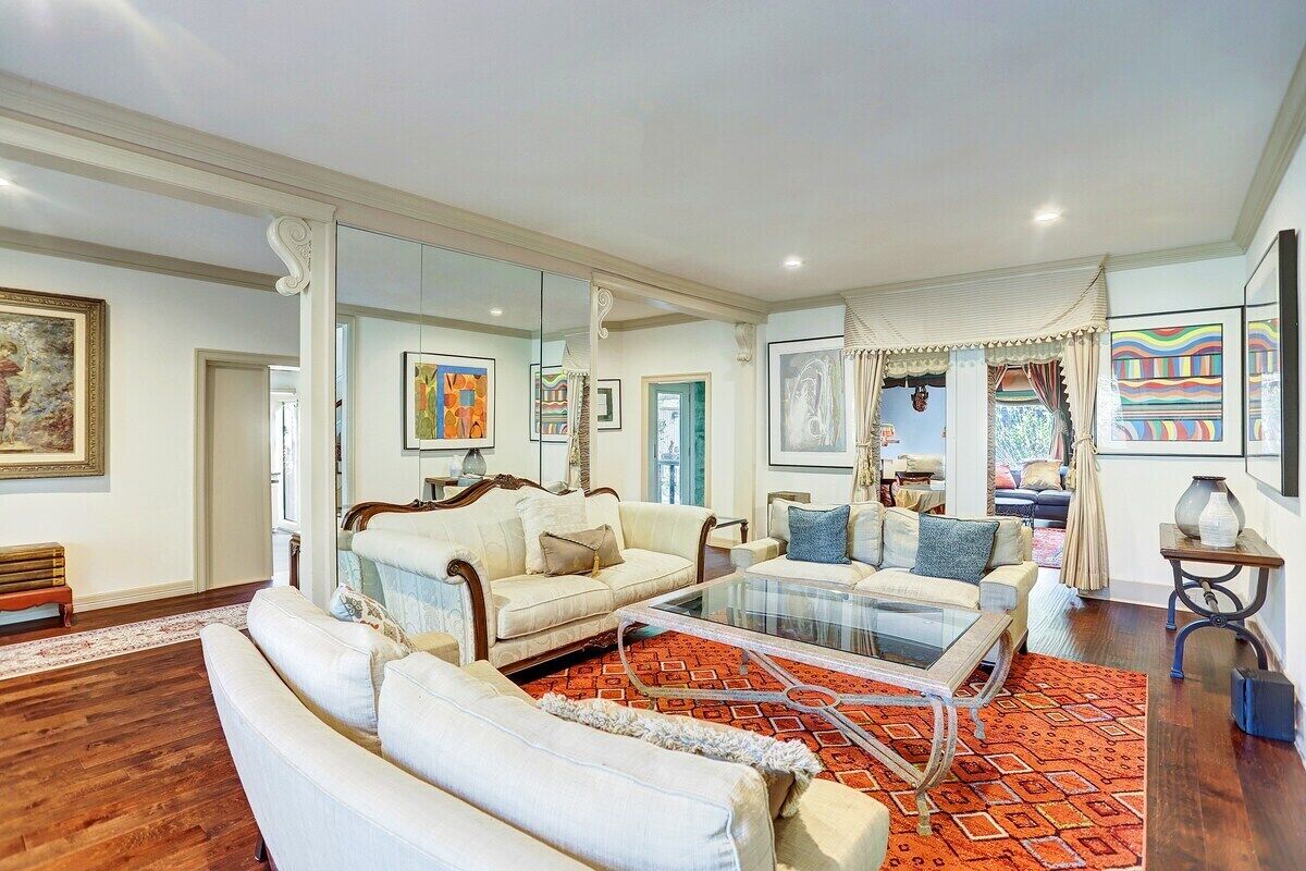 TV, fireplace, stereo, offices