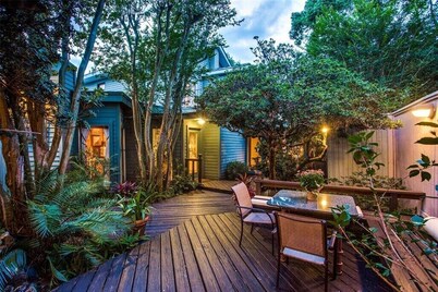 Pickleball | Hottub| Basketball | 6000sqft | Bar