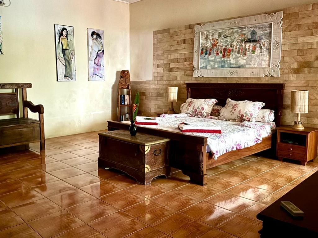 3 soverom, strykejern/-brett, reiseseng for barn og wi-fi (inkludert)